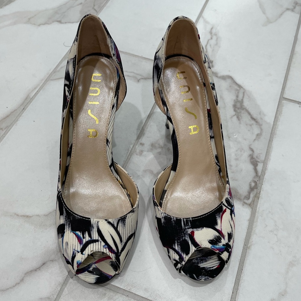 Unisa black and white pattern heels size 6.5